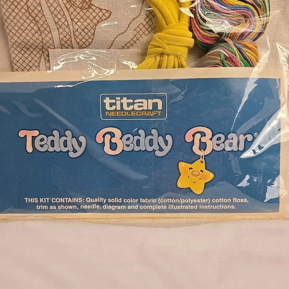 Vintage Titan Needle craft Cross Stitch Teddy Beddy Bear Wall Hanging 1986‎ G007